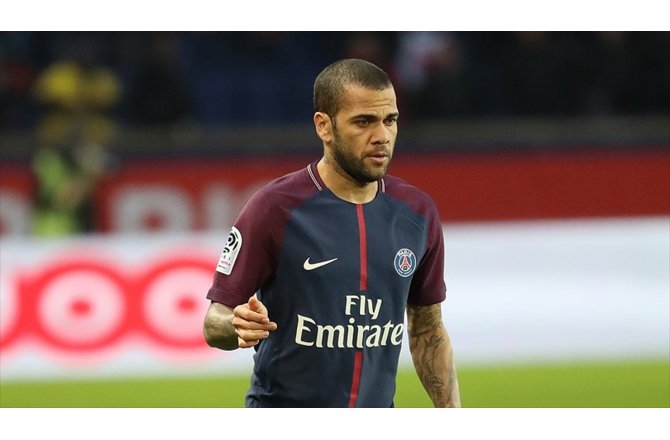 PSG'li Alves'e 3 maç ceza