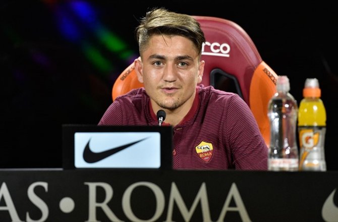 ROMA'DA AYIN FUTBOLCUSU CENGİZ ÜNDER