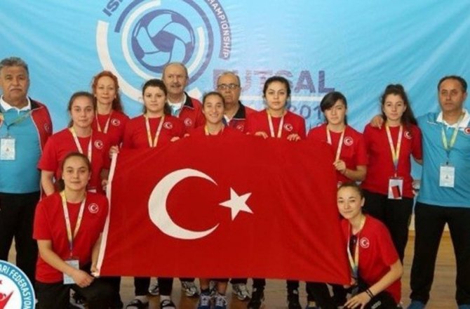 KIZ FUTSAL MİLİ TAKIMI DÜNYA İKİNCİSİ OLDU