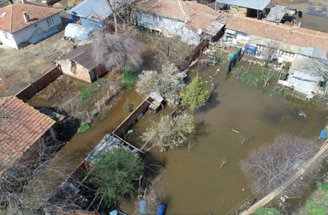 TUNCA NEHRİ TAŞTI BAHÇELERİ VE AHIRLARI SU BASTI