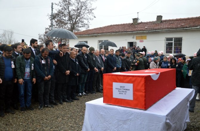 HAKKARİ ŞEHİDİ SON YOLCULUĞUNA UĞURLANDI