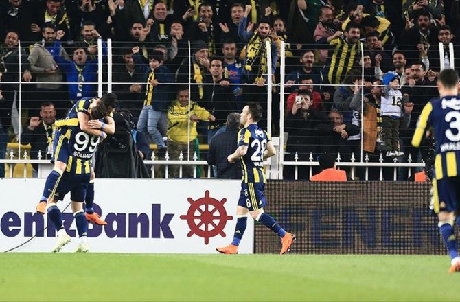 FENERBAHÇE İKİNCİ YARIDA GÜLDÜ