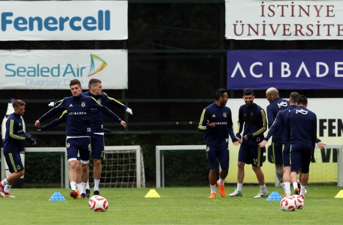 FENERBAHÇE’DE DERBİ HAZIRLIKLARI SÜRÜYOR