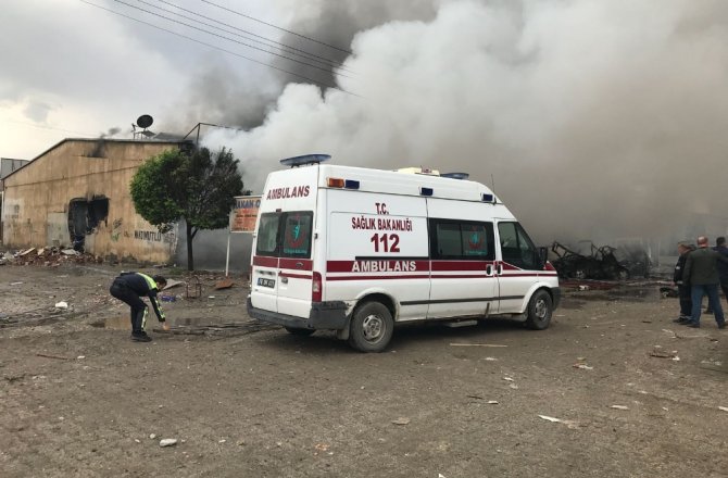 SANAYİ SİTESİNDE PATLAMA: 1 ÖLÜ, 6 YARALI