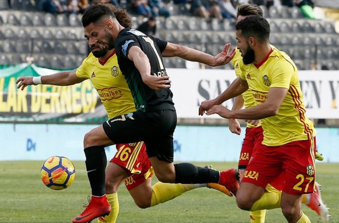 AKHİSARSPOR ALT SIRALARDAN KURTULMA PEŞİNDE