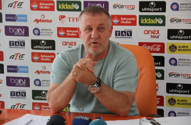 ”ALANYASPOR, TÜRKİYE’DE PARMAKLA GÖSTERİLEN BİR TAKIM”