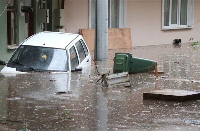 BAŞBAKAN YILDIRIM BURSA'DAKİ SELE İLİŞKİN BİLGİ ALDI