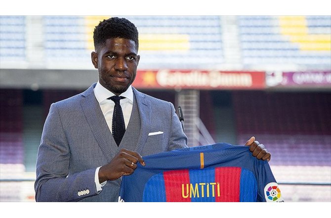 Umtiti 2023'e kadar Barcelona'da