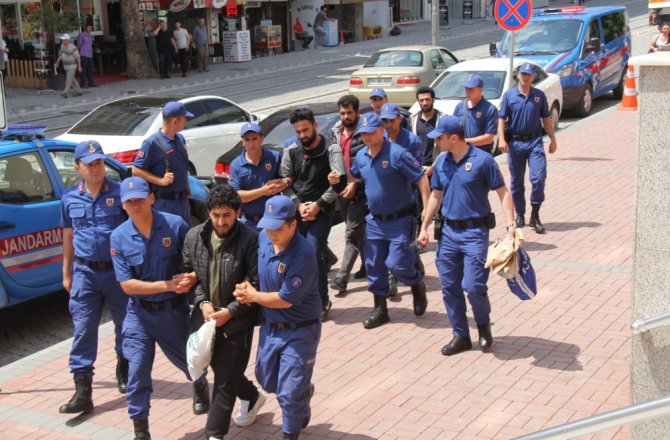 3 DEAŞ İNFAZCISI TUTUKLANDI