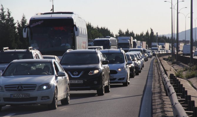 TEM’de 10 kilometre kuyruk oluştu