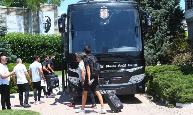 Beşiktaş yurt dışı kampı için Slovakya’ya gitti