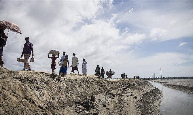 Bu yıl 11 binden fazla Arakanlı Müslüman Bangladeş'e sığındı