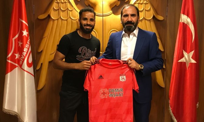 Sivasspor Douglas ile 1 yıllık sözleşme imzaladı