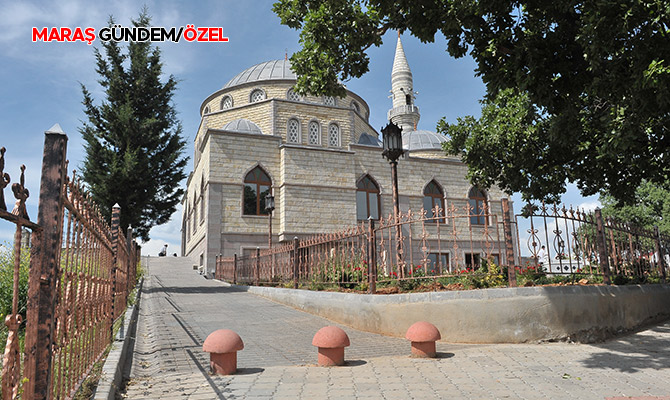 Malik Ejder türbesi vatandaşların ilgisini çekiyor