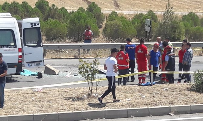 Kahramanmaraş’ta yolcu minibüsü tıra çarptı: 1 ölü, 9 yaralı