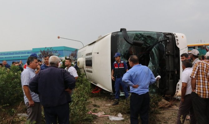 Akhisar’da otobüs devrildi: 1 ölü, 41 yaralı