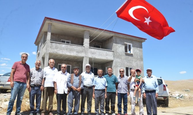 40 yıl önce terk ettikleri yurtlarına döndüler