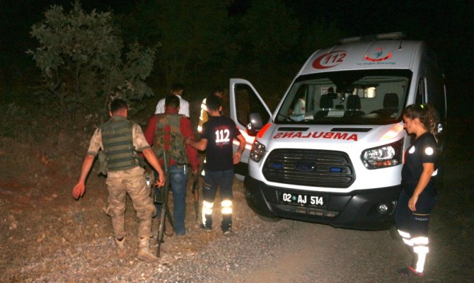 Hainler araçları ateşe verdi, EYP patlattı: 2 asker yaralı