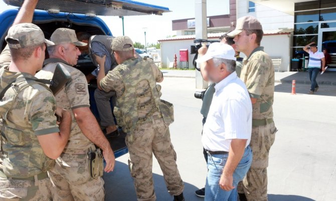 PKK’lılara yardım edenlere operasyon: 8 gözaltı