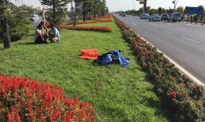 Çiçekleri sulamak isterken can verdi