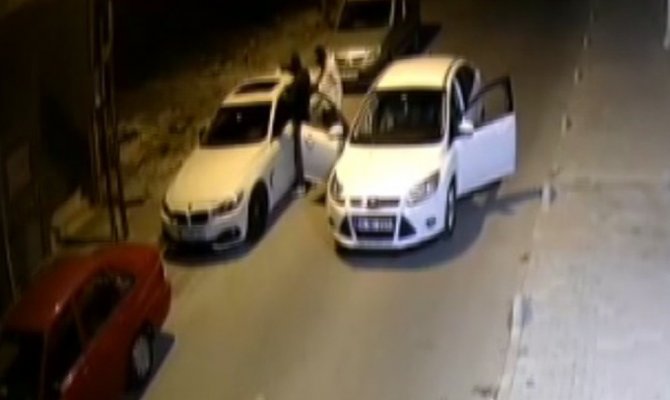 Üçüncü denemelerinde otomobili böyle soydular