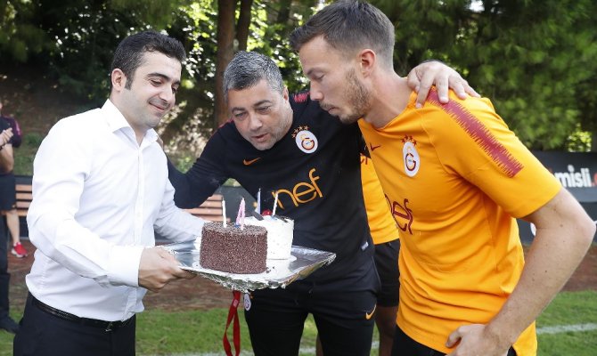 Galatasaray ayak tenisi oynadı