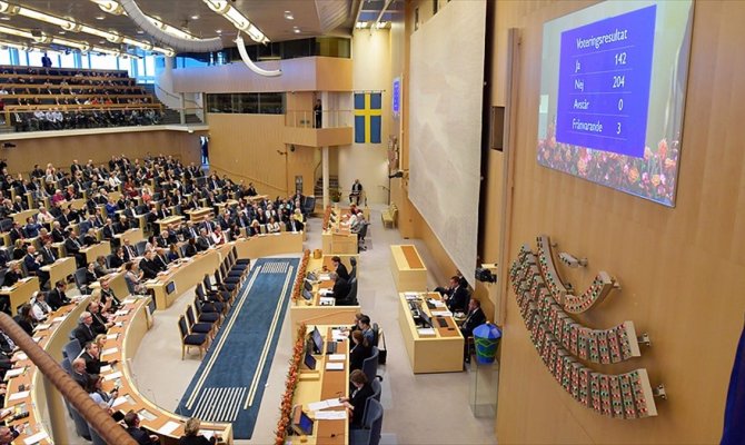 İsveç'te azınlık hükümeti güvenoyu alamadı