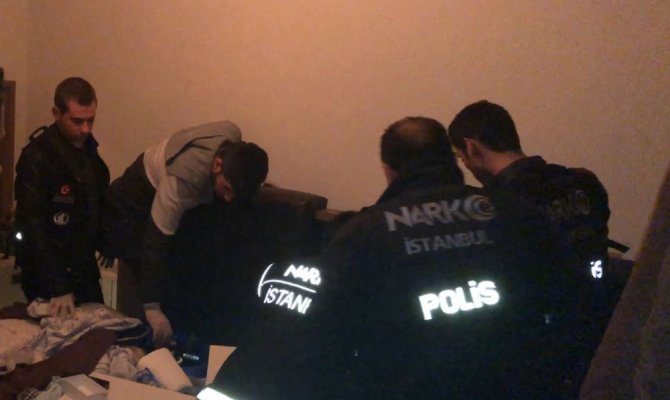 Narkotik operasyonunda polisi şoke eden raylı sistem