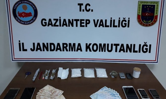 Jandarma’nın dur ihtarına uymayan araçtan uyuşturucu çıktı