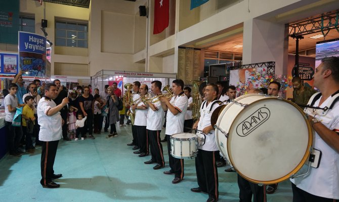 Kahramanmaraş Bandosu’ndan Sürpriz Konser