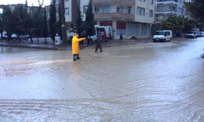 Şiddetli yağış etkisini sürdürüyor