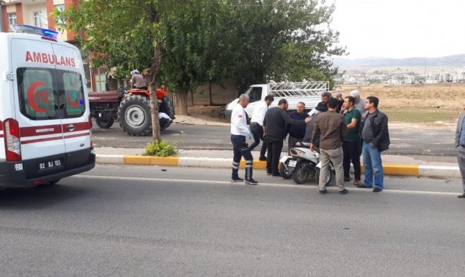 Motosikletten düşen kadın yaralandı