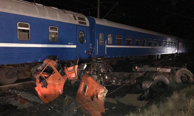 Rusya’da tren kamyona çarptı: 20 yaralı