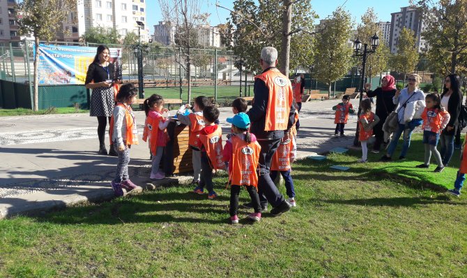 Tema’lı Minik Öğrenciler’den Örnek Davranış