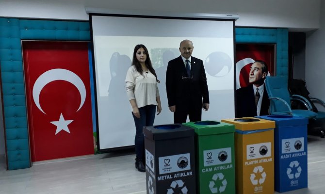 İstiklal İlkokulu’nda, Geri Dönüşüm Semineri