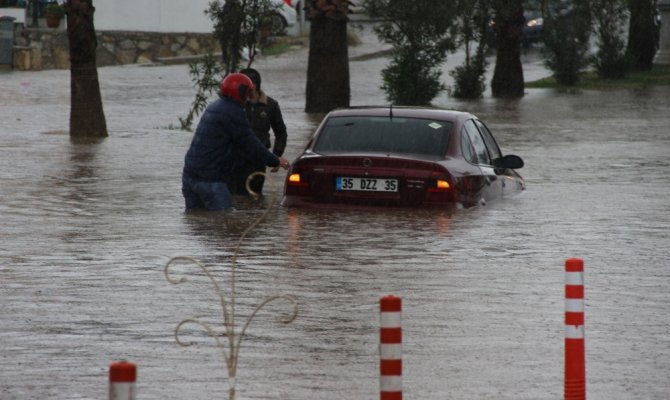 Bodrum su baskınları yaşandı