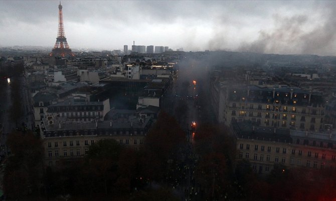 Paris'te  hasar 3 ila 4 milyon avro