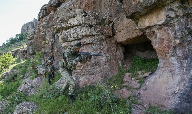 PKK'ya ait 194 sığınak imha edildi