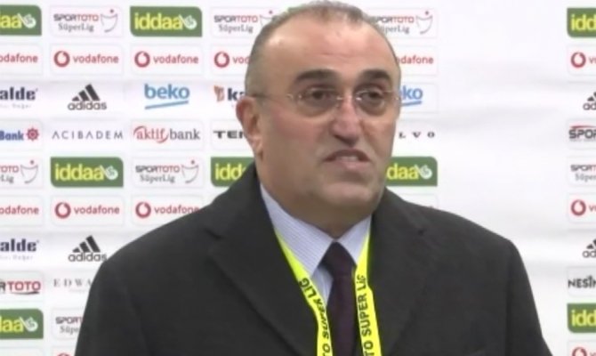 Galatasaray'ı takip eden muhabirlere yemek verdi