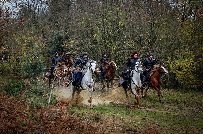 Diriliş Ertuğrul yine zirvenin sahibi