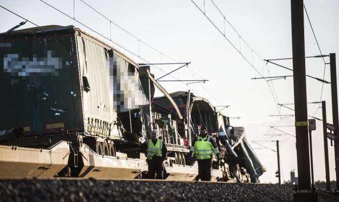 Tren kazasında 6 kişi hayatını kaybetti