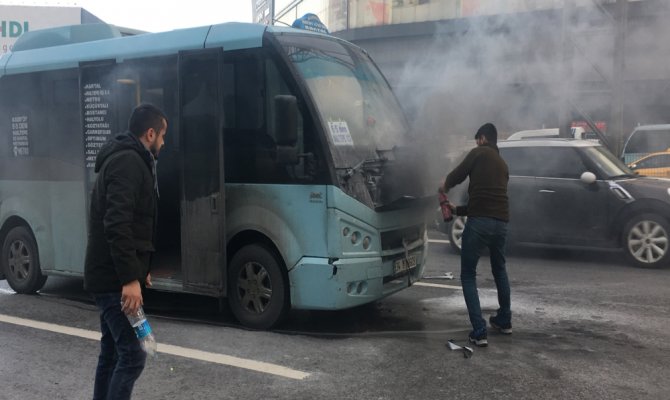 İnsanların gözü önünde alev alev yandı