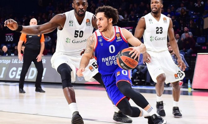 Anadolu Efes rüzgar gibi esti