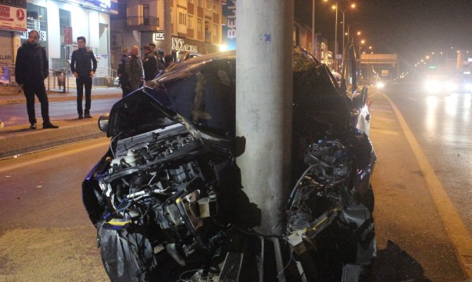 Aşırı hız kazaya neden oldu: 1’i ağır 6 yaralı