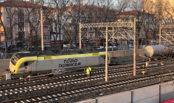 Kırıkkale'ye gitmekte olan yakıt treni raydan çıktı