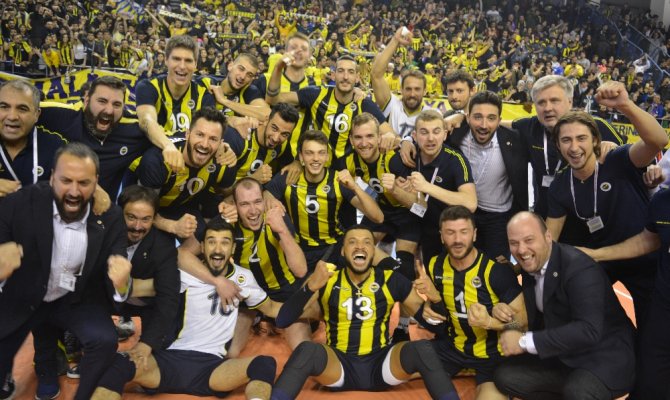 Fenerbahçe kupasını aldı