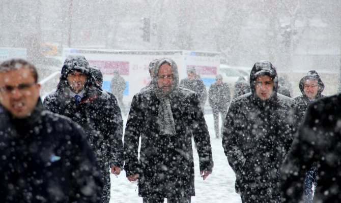 Doğu Anadolu bahara giremedi kışı yaşıyor