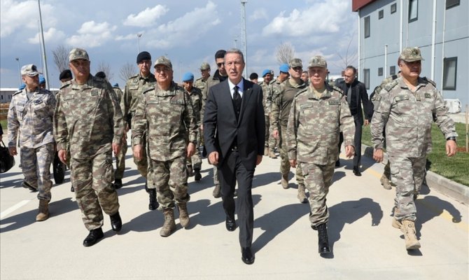 Hulusi Akar sınırın sıfır noktasında