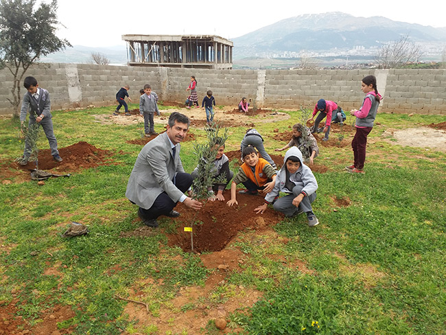 Çocuklar Fidanları İle Büyüyecek