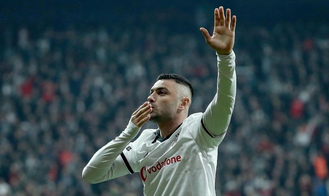 Burak Yılmaz: Sahada her şeyimi veriyorum